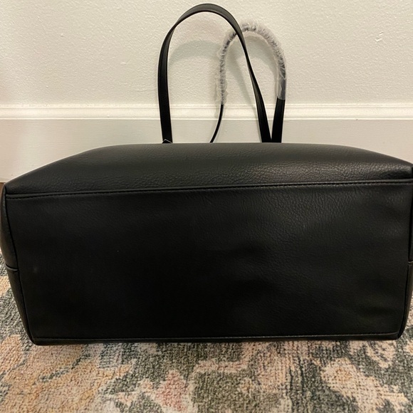 Black back - Picture 5 of 9